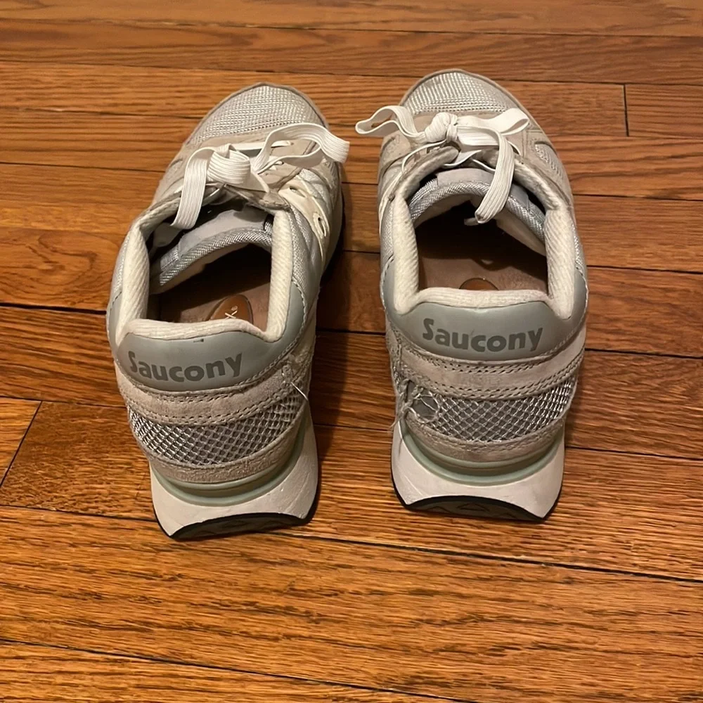 Saucony Shadow running sneakers. VGC. Men’s size 7.